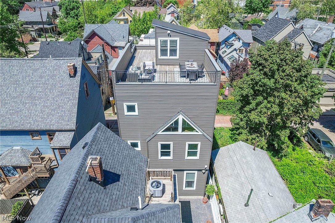 2702 Bridge Ave Cleveland, OH 44113 - Thumbnail 3