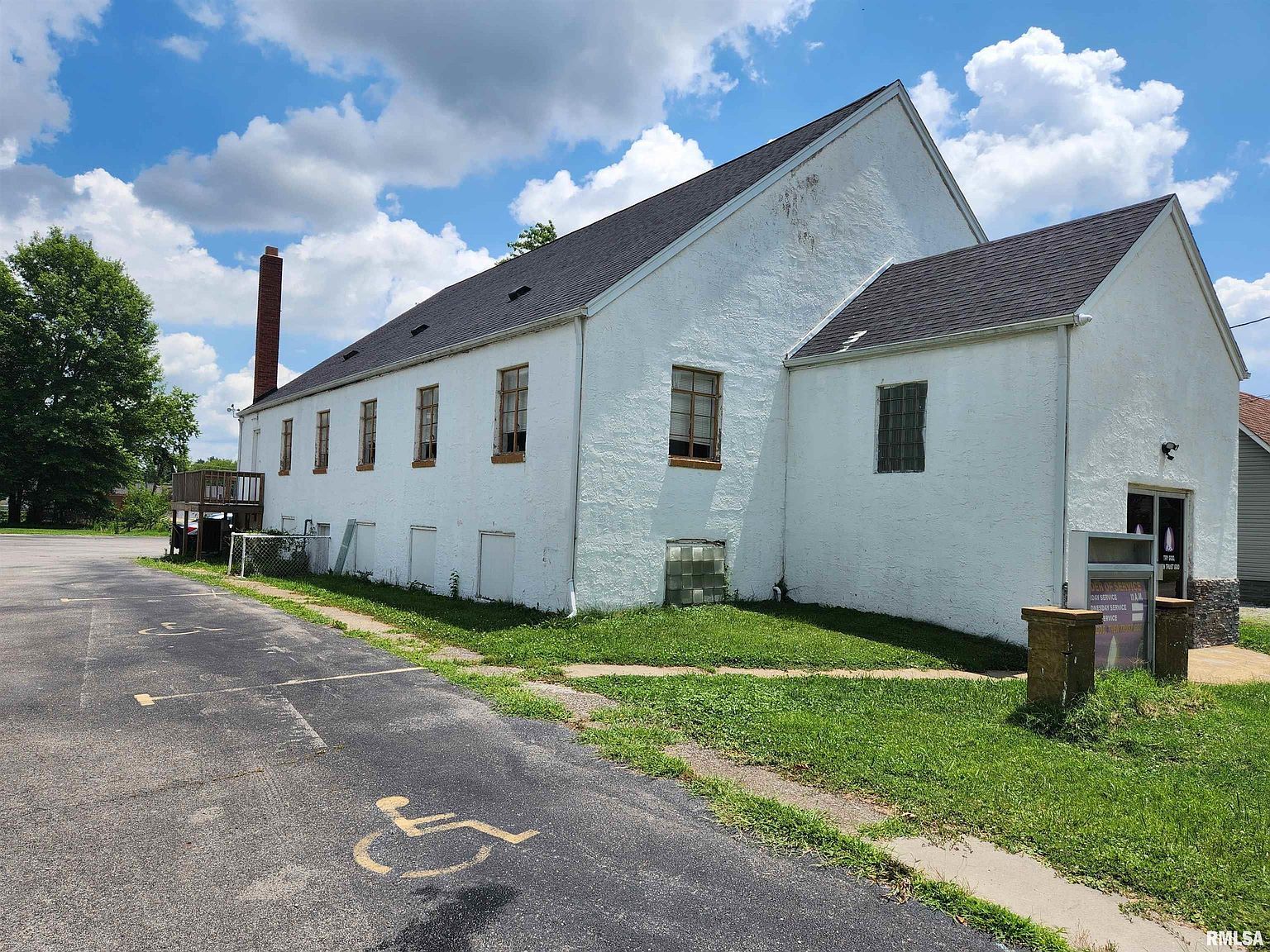 409 S Hill St Marion, IL 62959 - Thumbnail 3