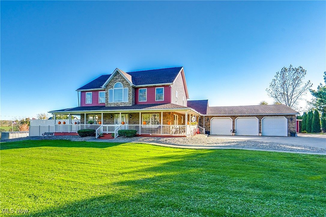 5616 Faircrest St SW Navarre, OH 44662 - Thumbnail 3