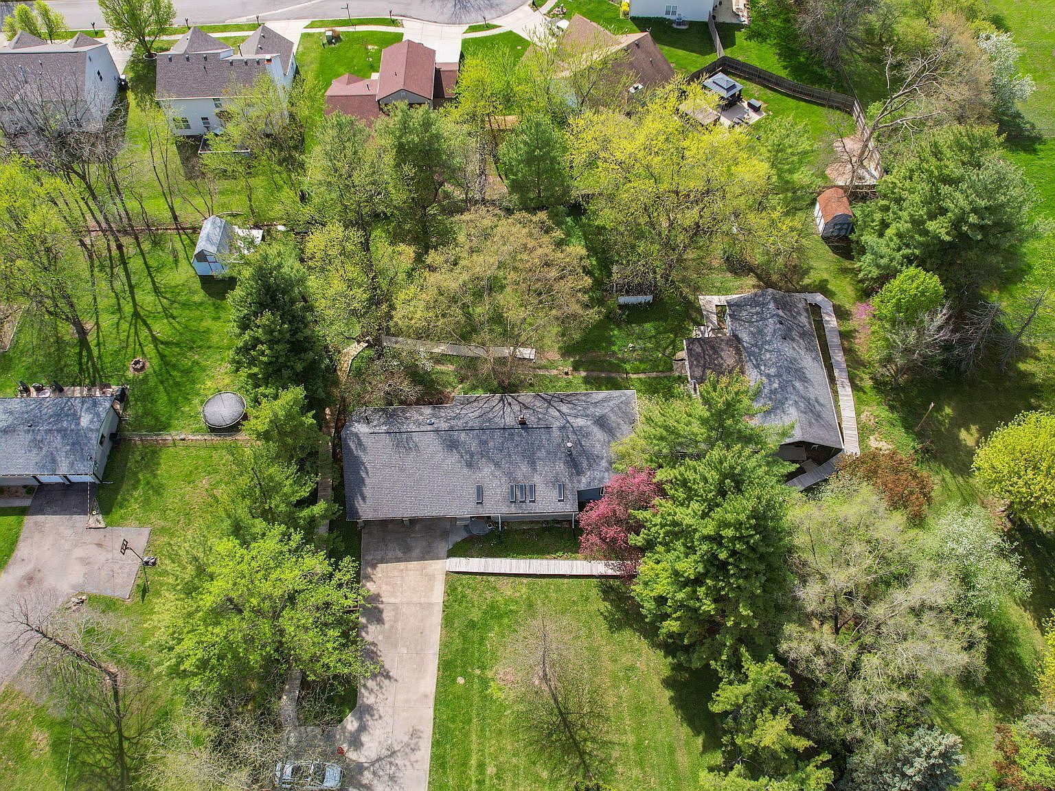 7104 Combs Rd Indianapolis, IN 46237 - Thumbnail 3