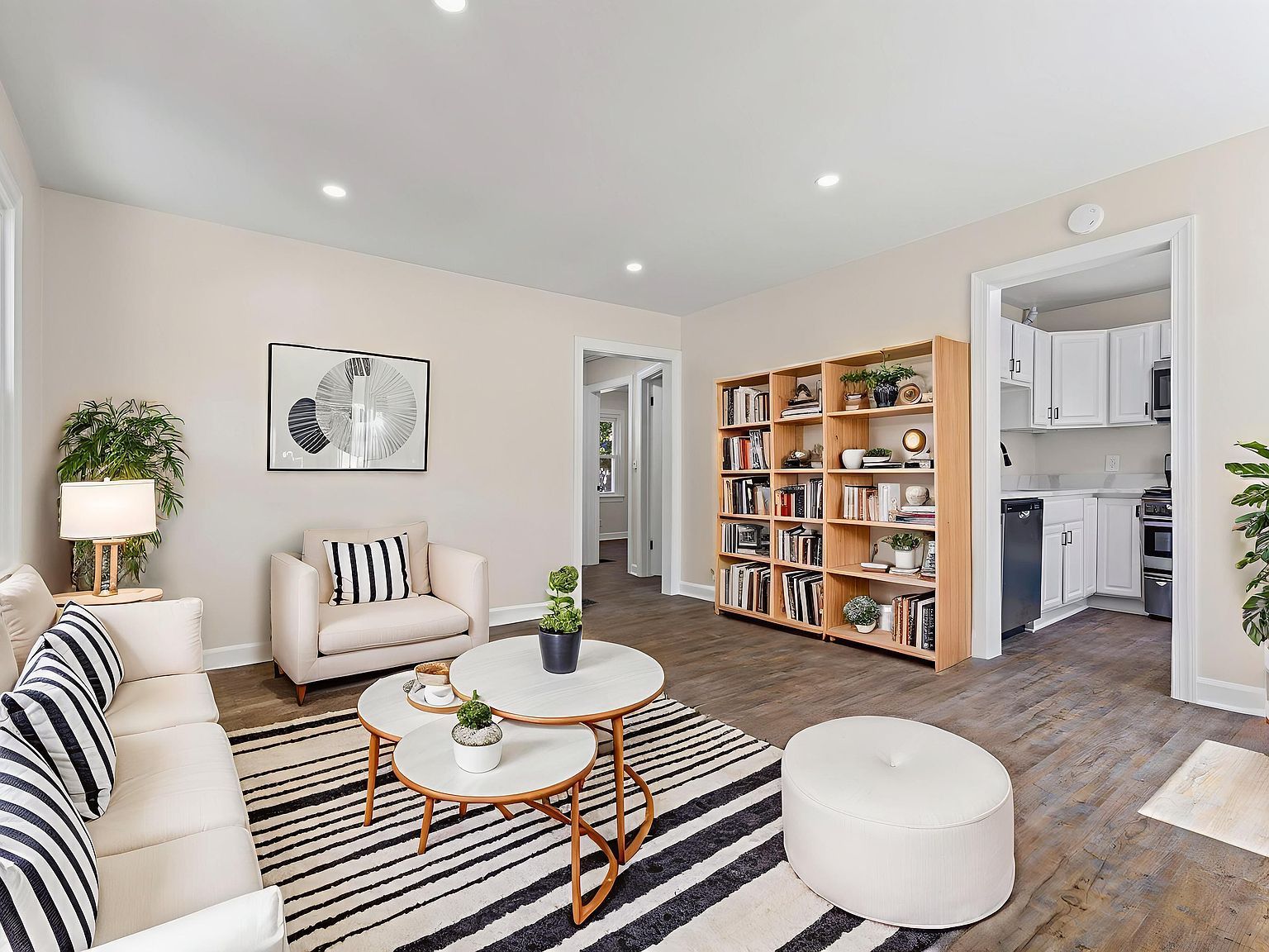 1943 N Drexel Ave Indianapolis, IN 46218 - Thumbnail 3