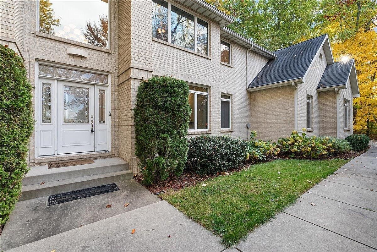 419 River Run Dr Saint Joseph, MI 49085 - Thumbnail 3