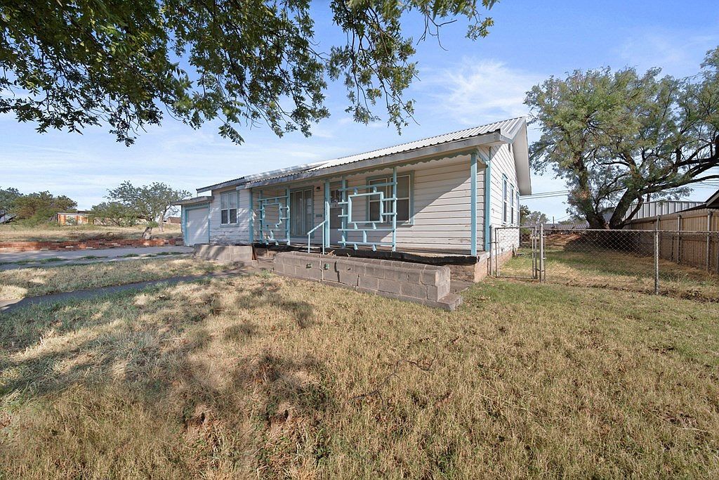 1313 Stadium Ave Big Spring, TX 79720 - Thumbnail 3