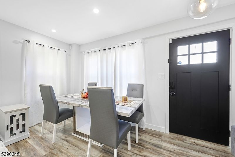 170 Clinton Pl Newark, NJ 07112 - Thumbnail 3