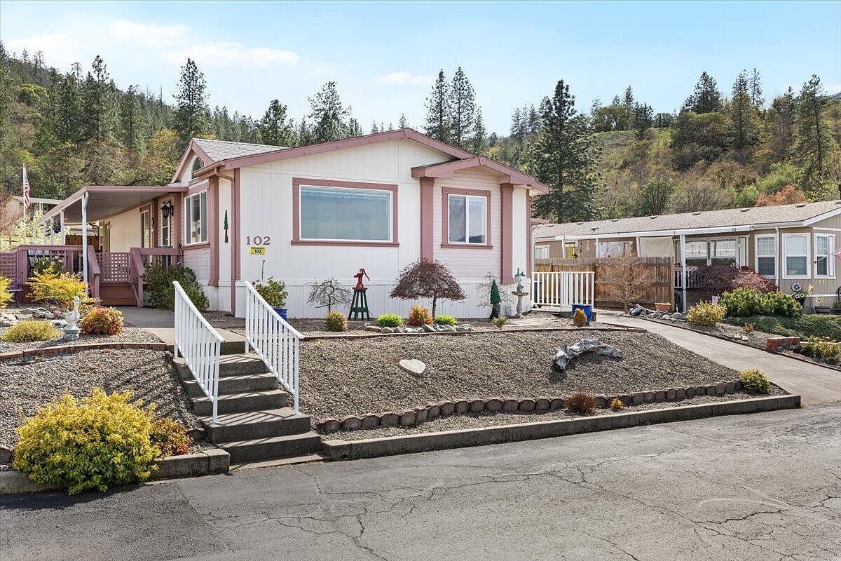 3955 S Stage Rd APT 102 Medford, OR 97501 - Thumbnail 3