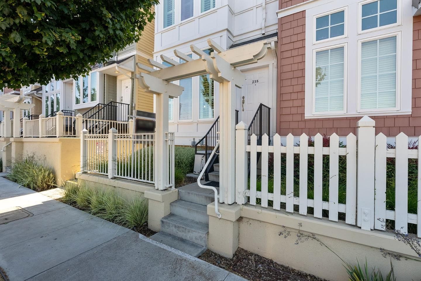 235 Laurel Grove Ln San Jose, CA 95126 - Thumbnail 3