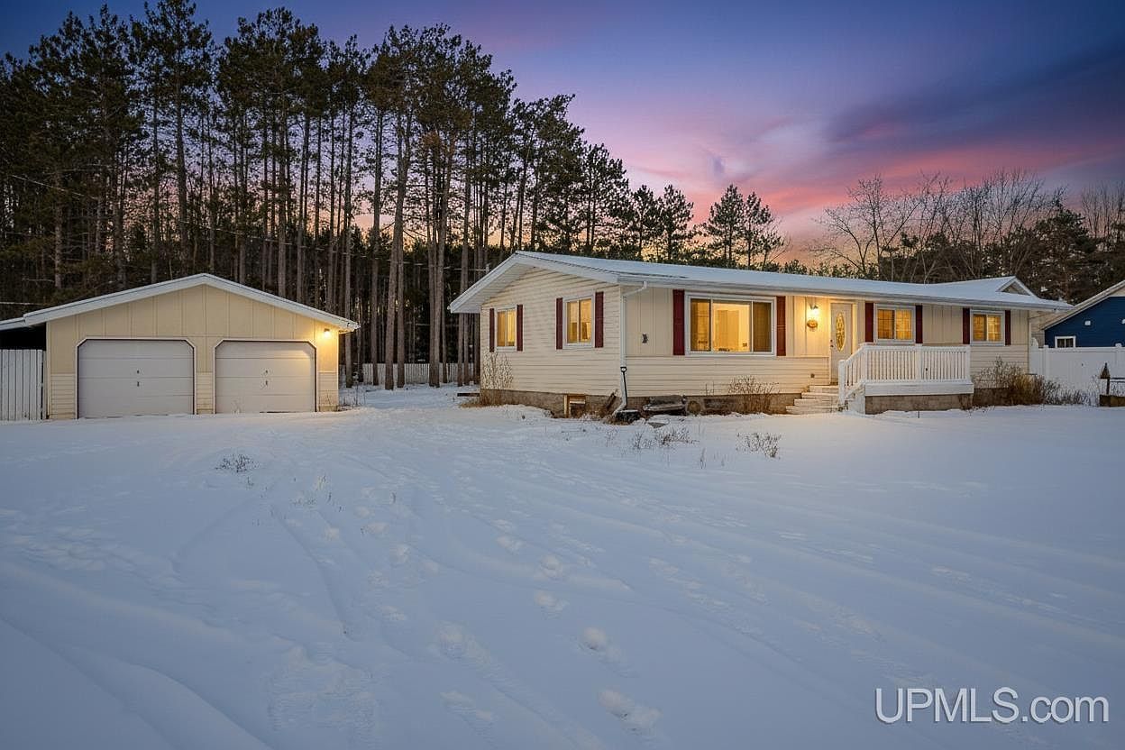 4864 Greenwood 18.12 Dr Escanaba, MI 49829 - Thumbnail 3