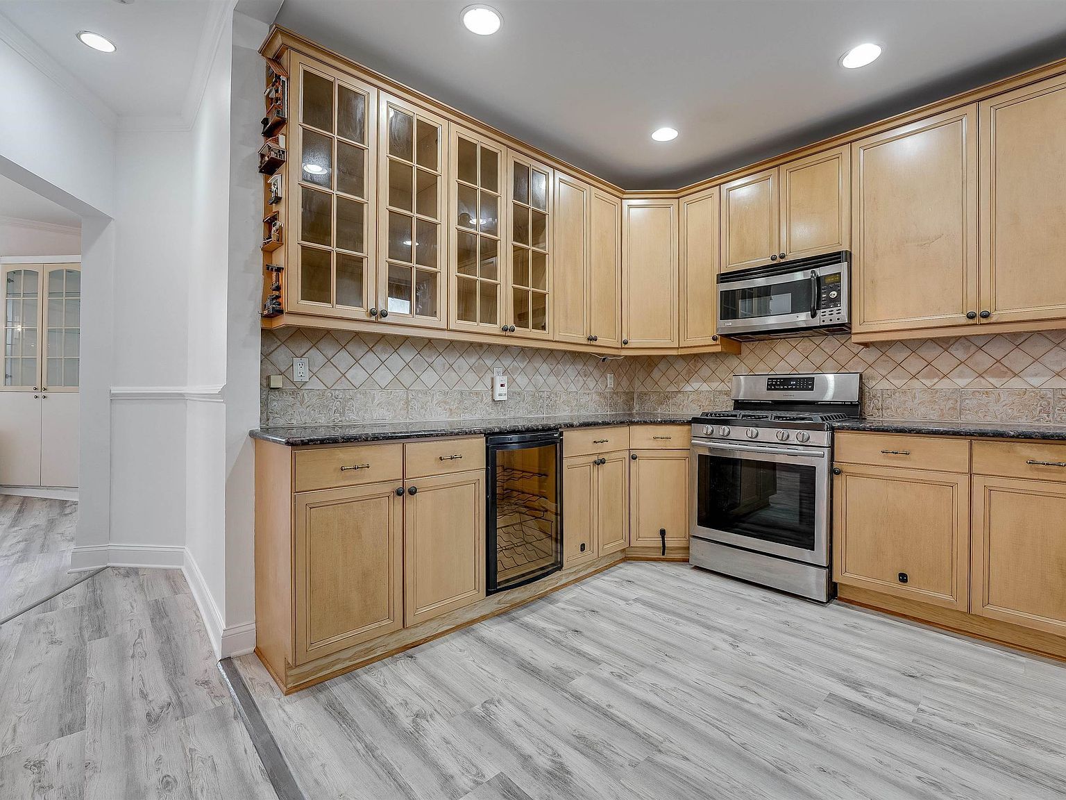 103 Westover Pl #8 West New York, NJ 07093 - Thumbnail 3