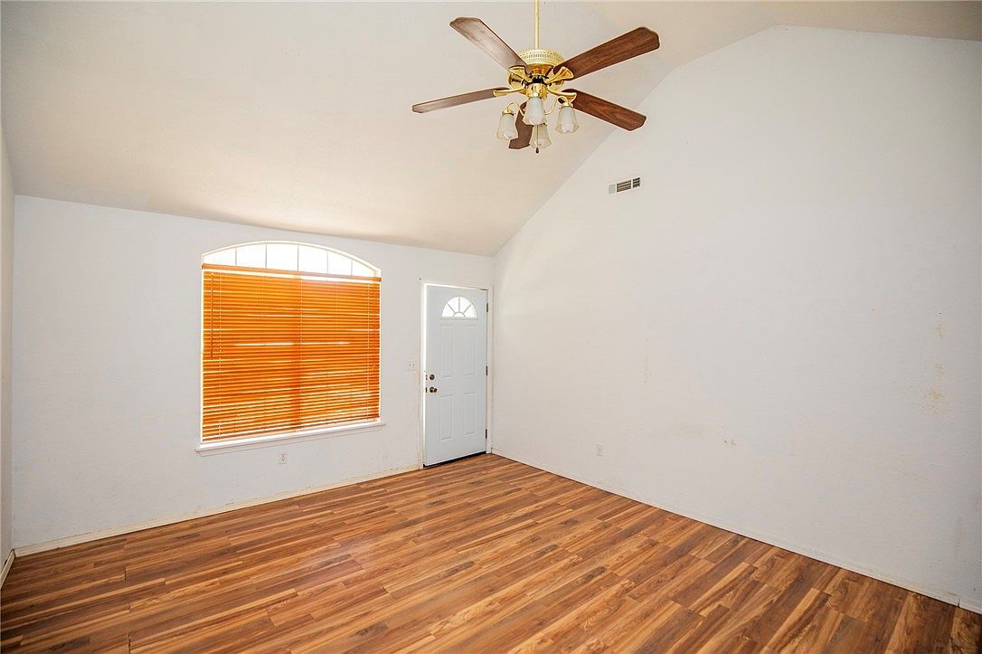 215 N Broyles St Farmington, AR 72730 - Thumbnail 3