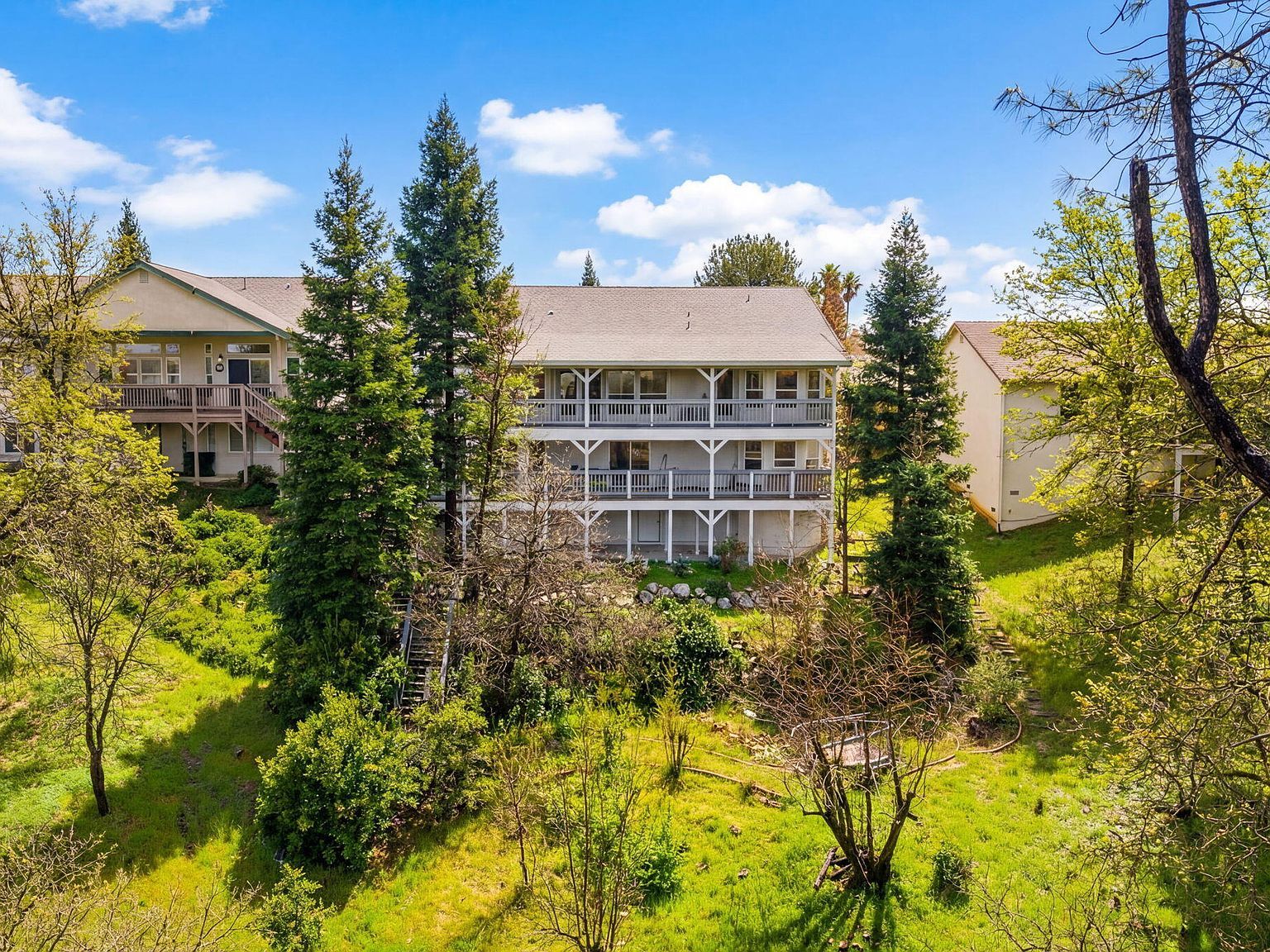 332 Franciscan Trl Redding, CA 96003 - Thumbnail 3