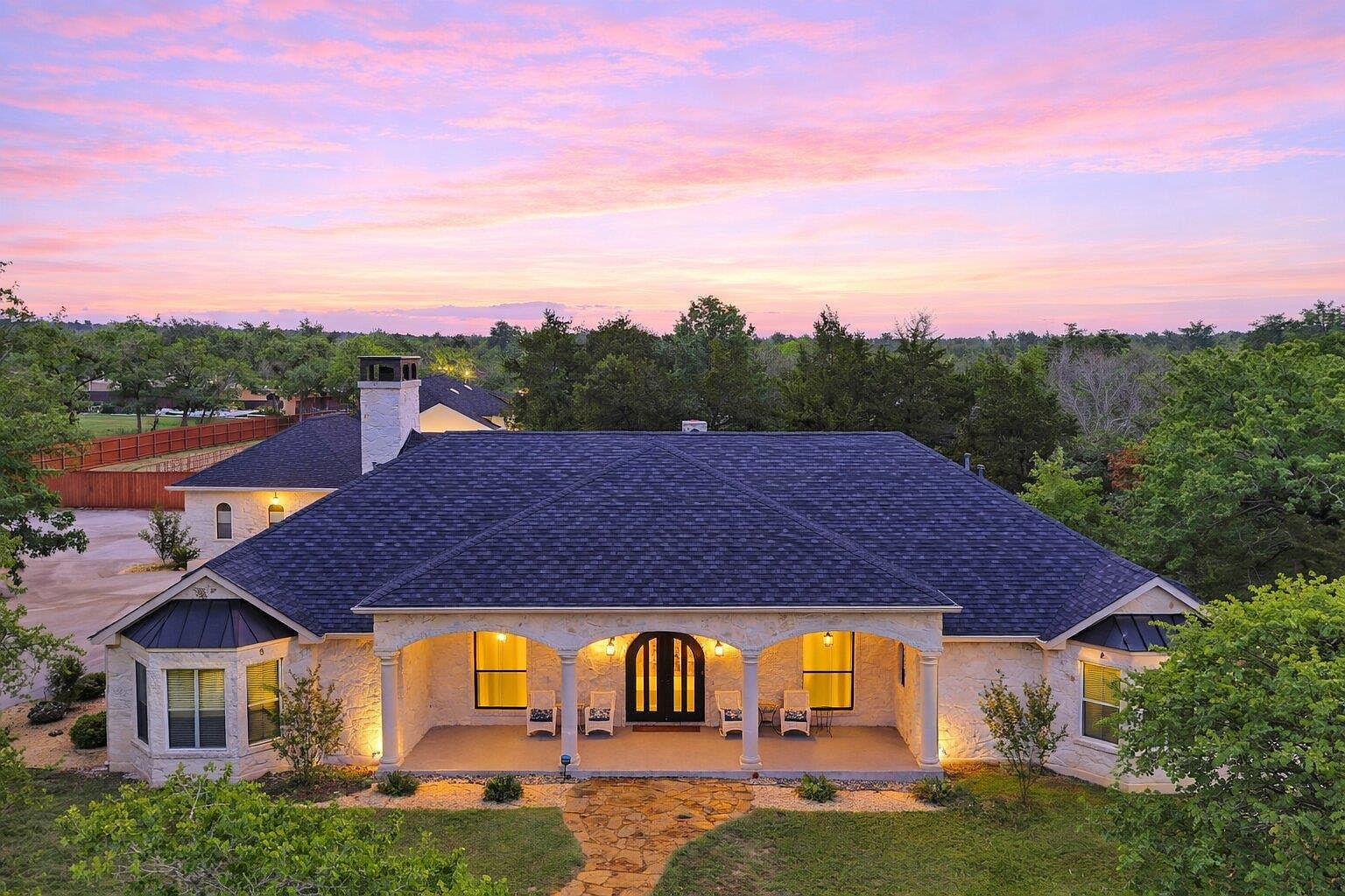 125 Carriage Ct Bastrop, TX 78602 - Thumbnail 3