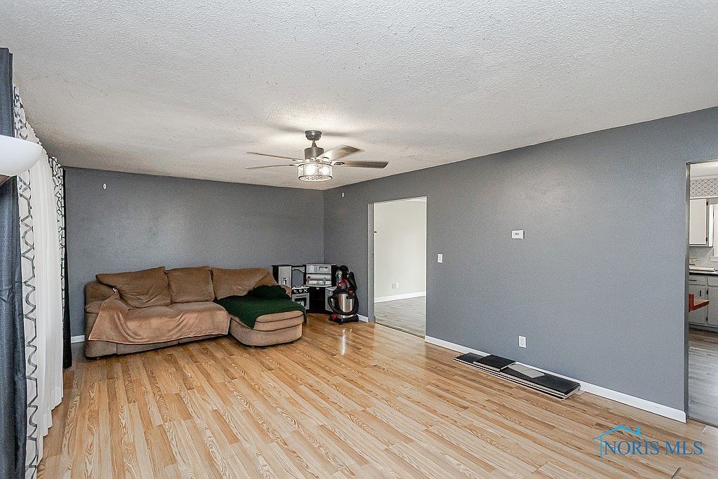 165 Jackson St Cygnet, OH 43413 - Thumbnail 3