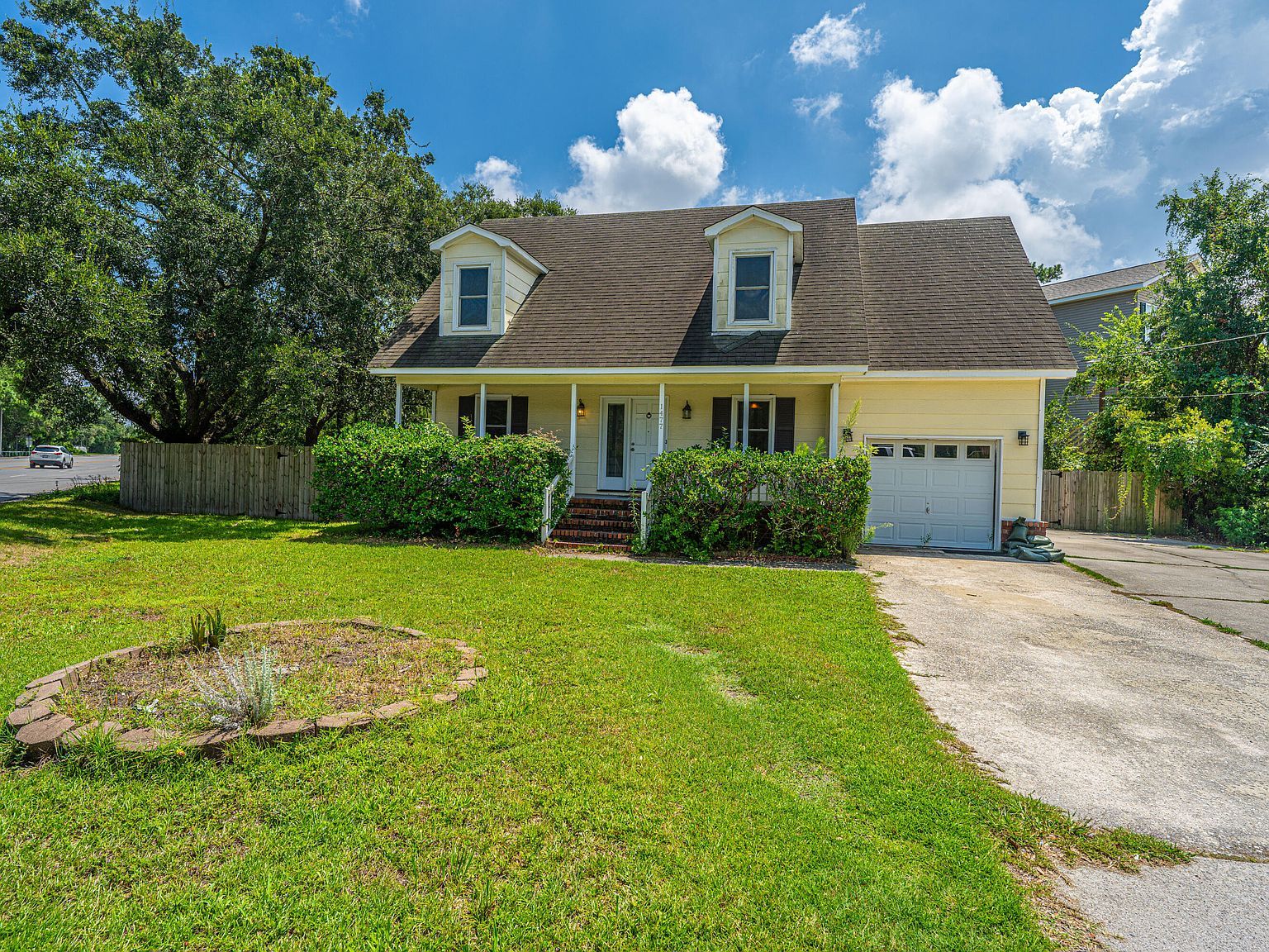 1477 Theresa Dr Charleston, SC 29412 - Thumbnail 3