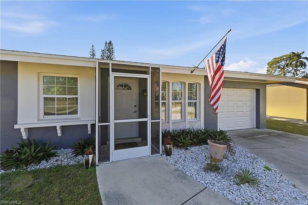 4690 Parrot Ave Naples, FL 34104 - Thumbnail 3