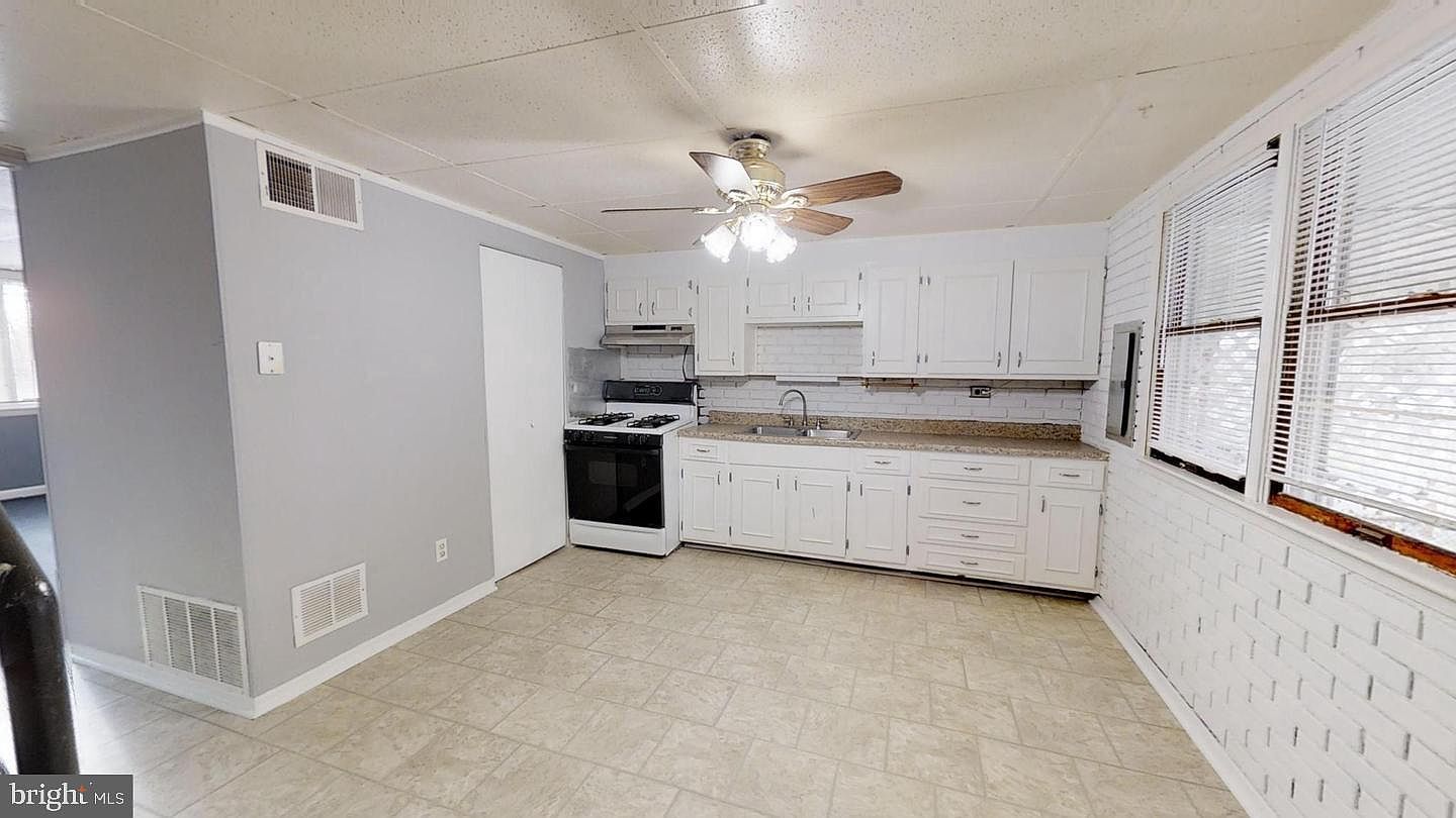 3311 Kessler Ct Baltimore, MD 21227 - Thumbnail 3