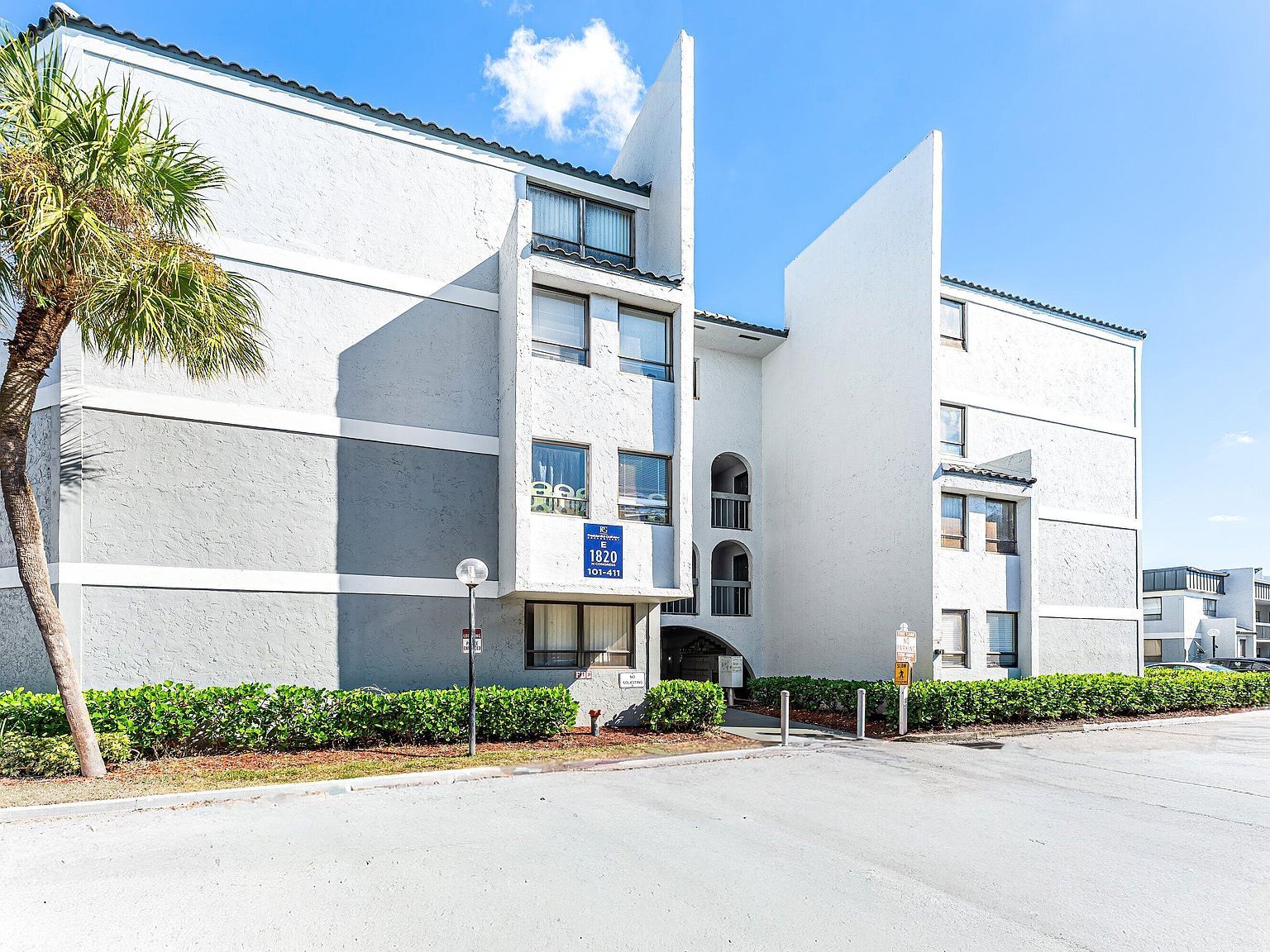 1820 N Congress Ave APT 304 West Palm Beach, FL 33401 - Thumbnail 3