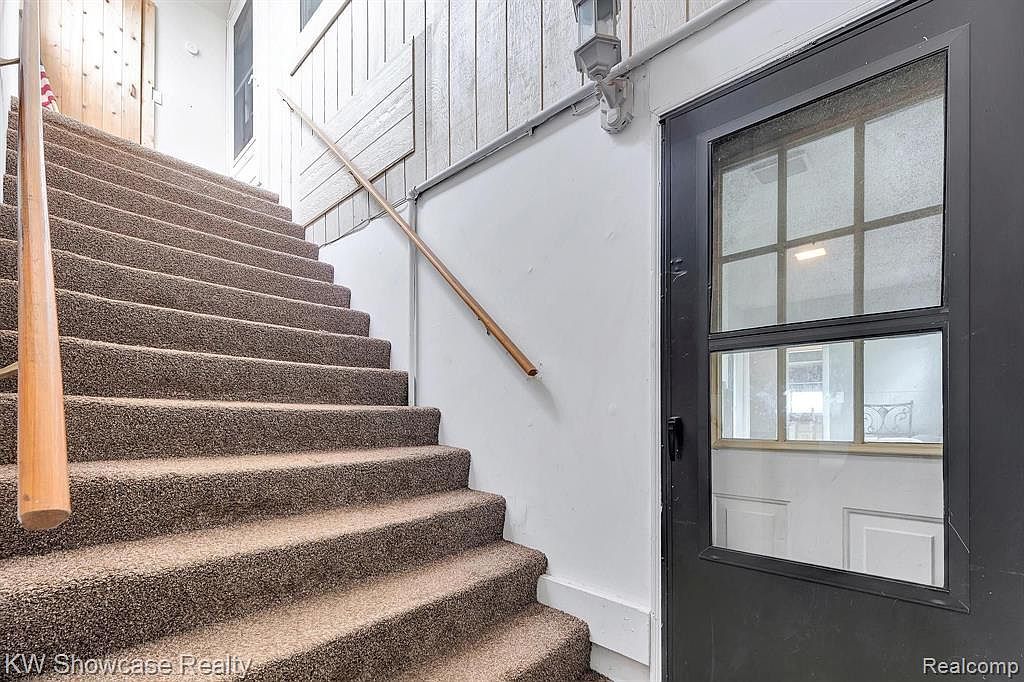 4390 Cass Elizabeth Rd Waterford, MI 48328 - Thumbnail 3