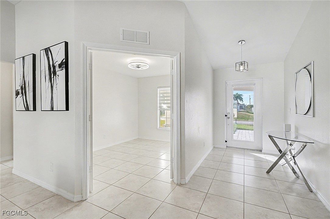 2219 NW 5th St Cape Coral, FL 33993 - Thumbnail 3