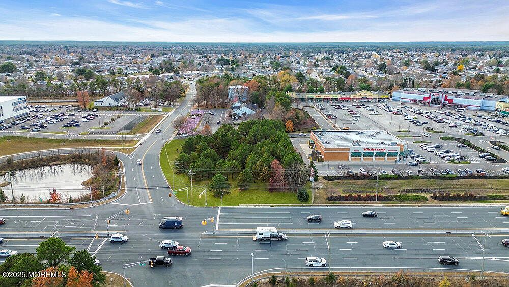 115 Saint Catherine Blvd Toms River, NJ 08755 - Thumbnail 3