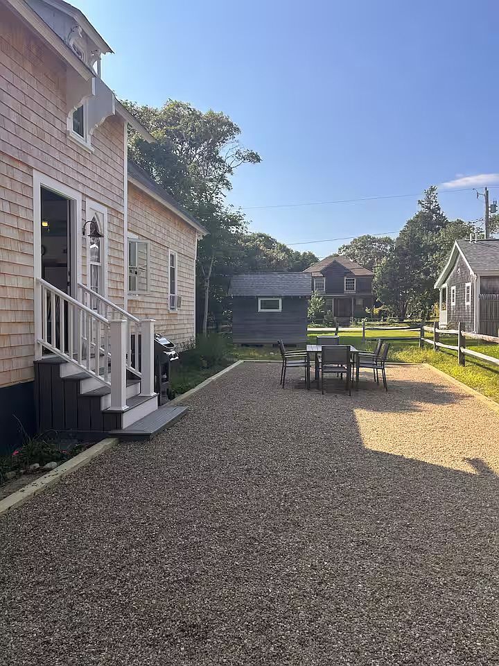 9 Brunswick Ave Oak Bluffs, MA 02557 - Thumbnail 3