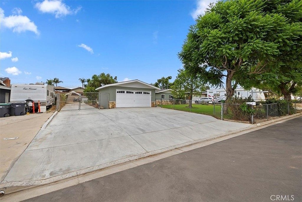 887 Kingman Dr Norco, CA 92860 - Thumbnail 3