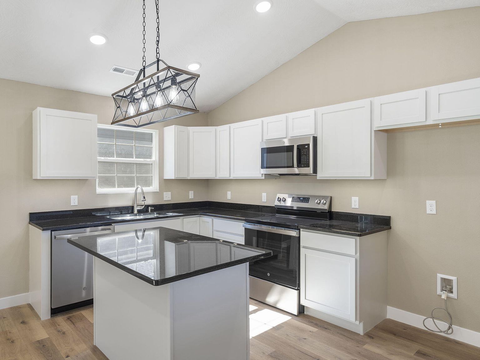 2783 Maple St Hollister, MO 65672 - Thumbnail 3