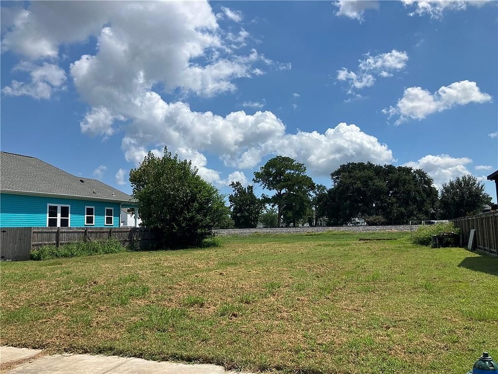 1901 Aycock St Arabi, LA 70032 - Thumbnail 3