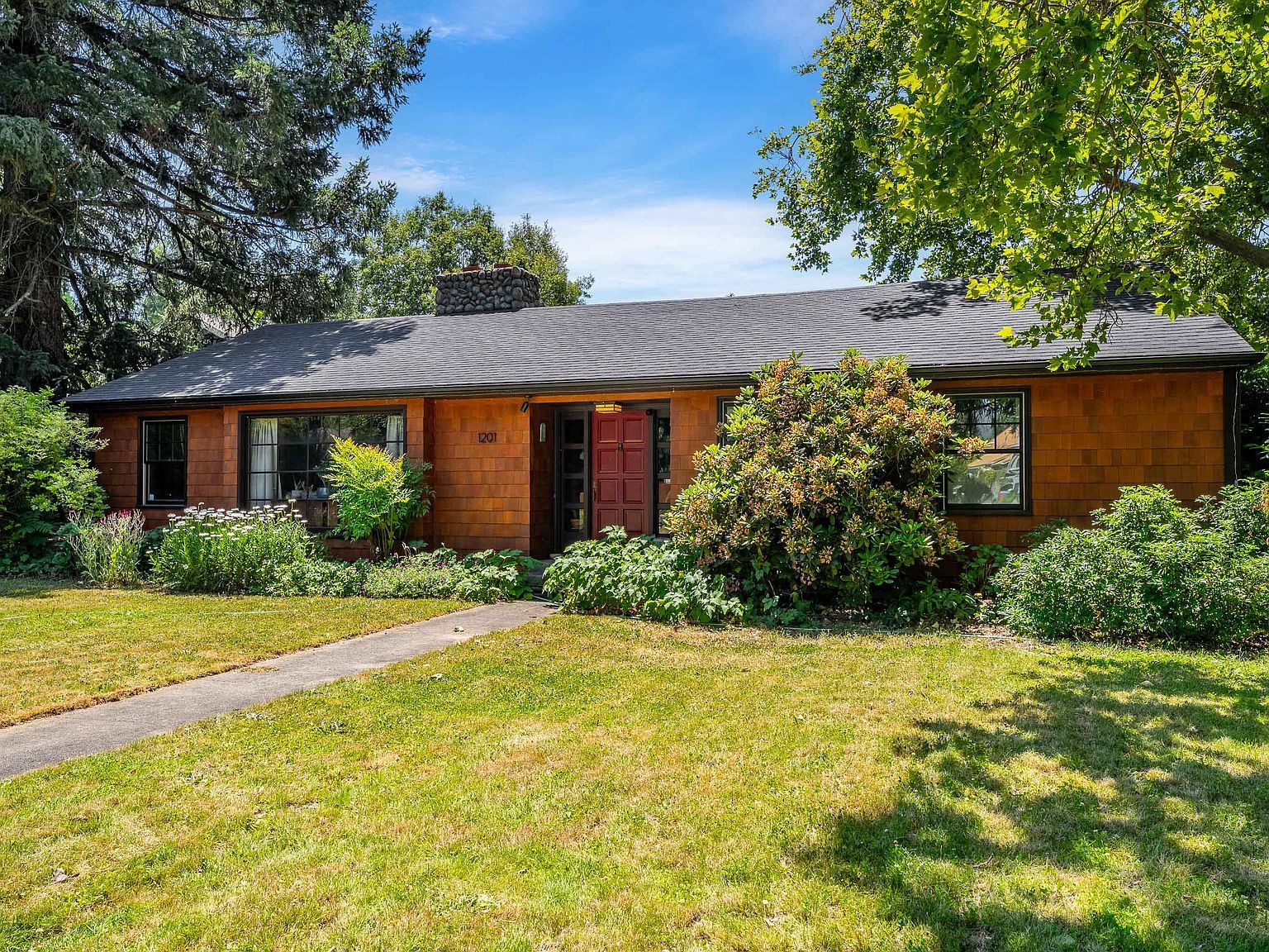 1201 E Park St Grants Pass, OR 97527 - Thumbnail 3