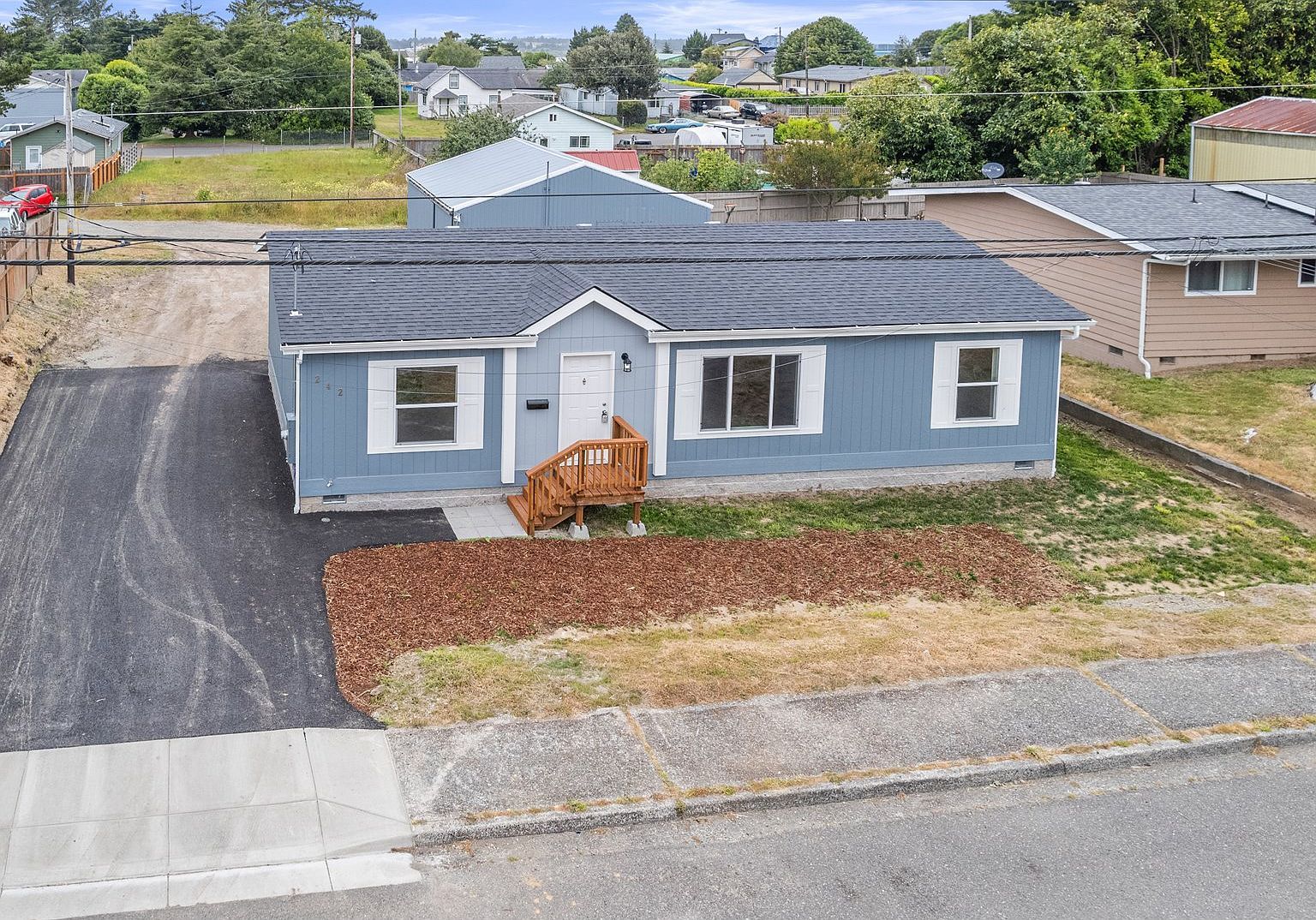 242 N Wasson St Coos Bay, OR 97420 - Thumbnail 3