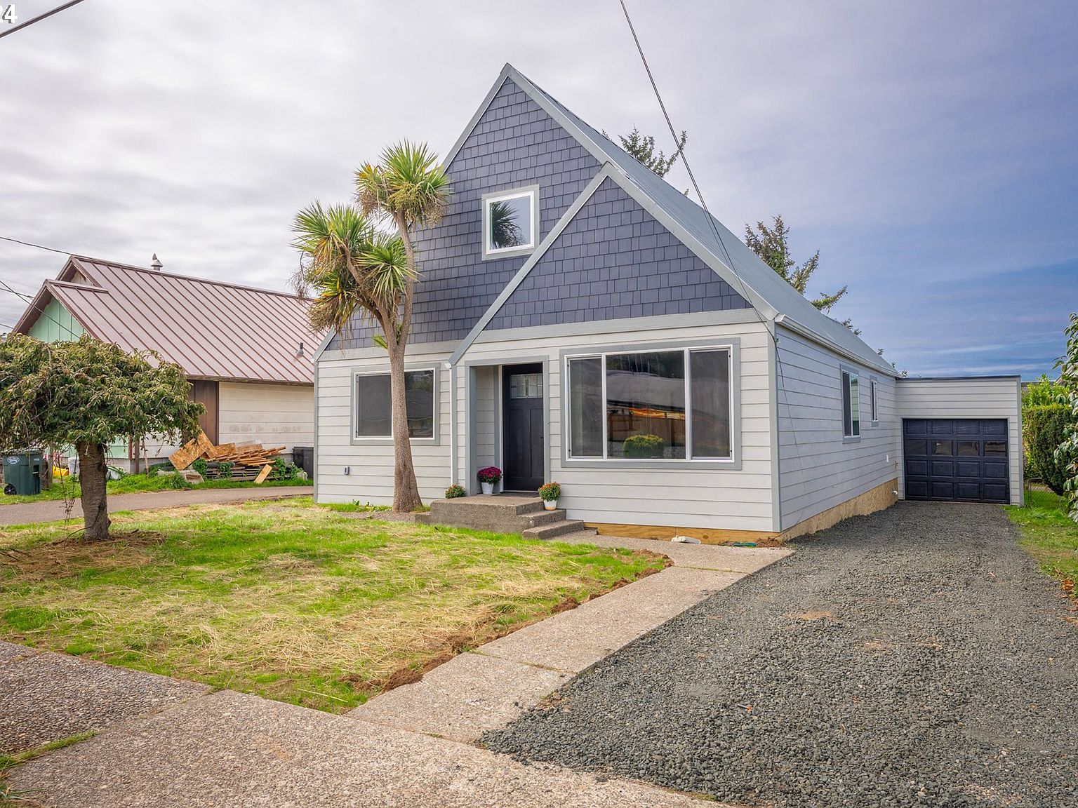 2072 Harrison St North Bend, OR 97459 - Thumbnail 3