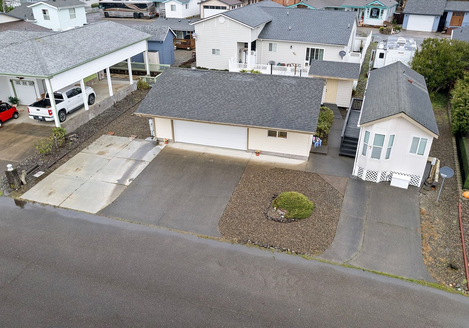 7 Pond Ln Lakeside, OR 97449 - Thumbnail 3