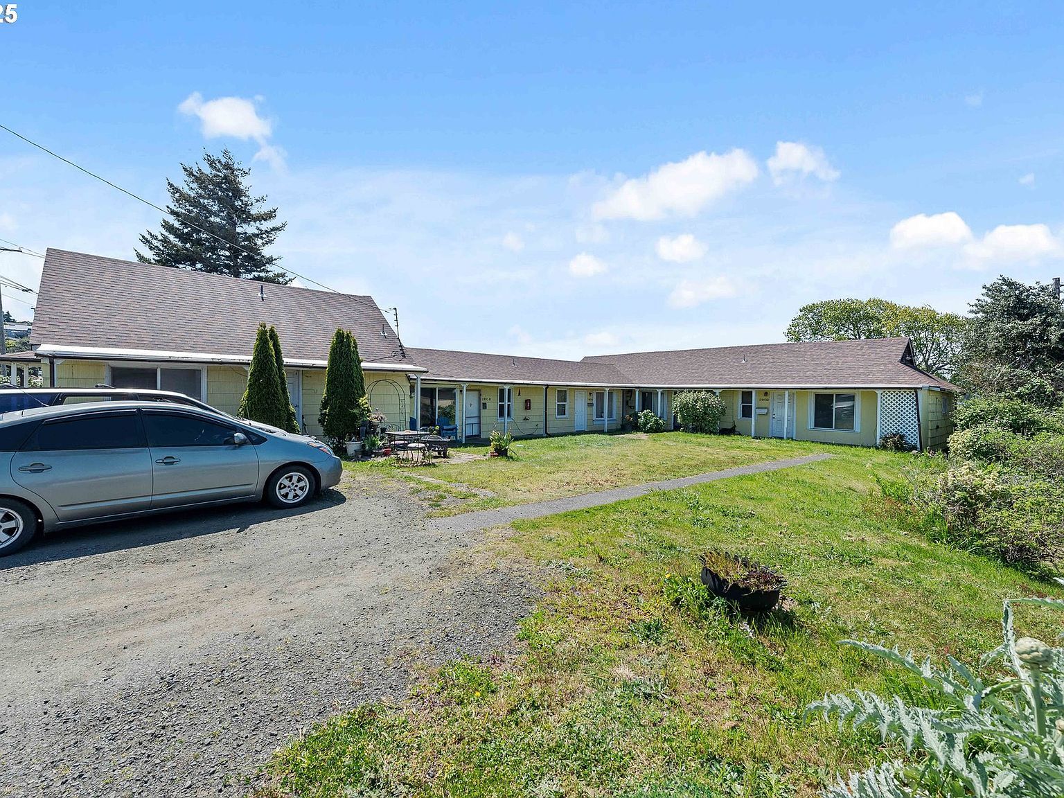 1902 Monroe St North Bend, OR 97459 - Thumbnail 3