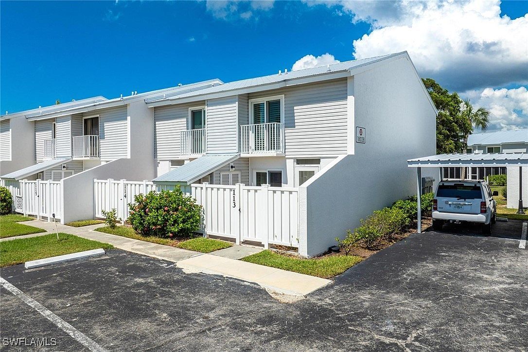 18038 San Carlos Blvd APT 113 Fort Myers Beach, FL 33931 - Thumbnail 3