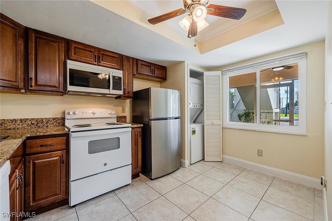 2504 SE 16th Pl APT 101 Cape Coral, FL 33904 - Thumbnail 3