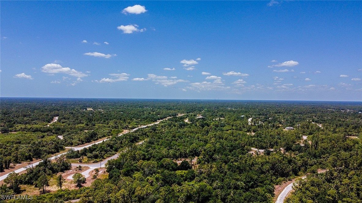 Hampshire Cir N Sarasota, FL 34236 - Thumbnail 3