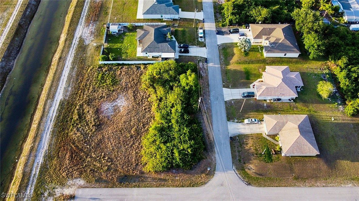 1610 Loraine Ave S Lehigh Acres, FL 33976 - Thumbnail 3