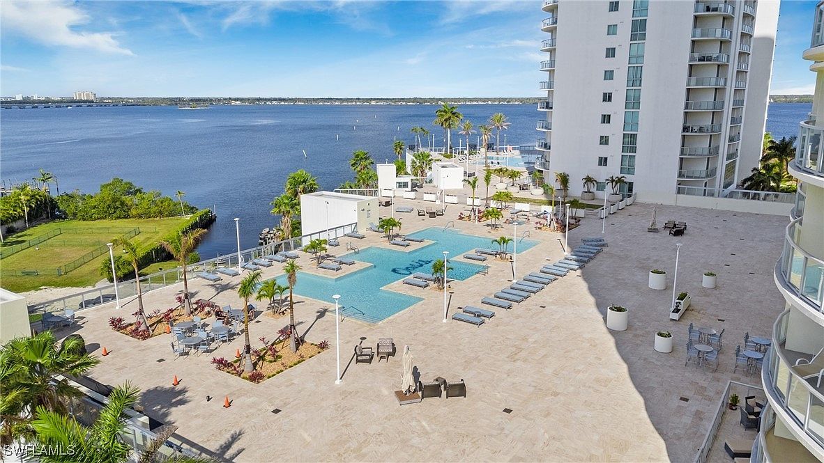 3000 Oasis Grand Blvd APT 2203 Fort Myers, FL 33916 - Thumbnail 3