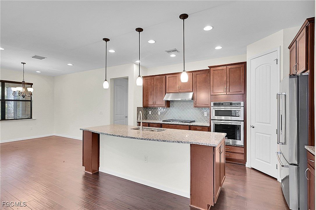 6612 Ensor Ct Fort Myers, FL 33966 - Thumbnail 3