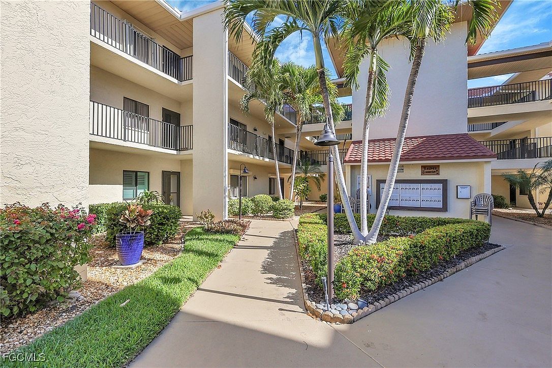 11220 Caravel Cir APT 202 Fort Myers, FL 33908 - Thumbnail 3