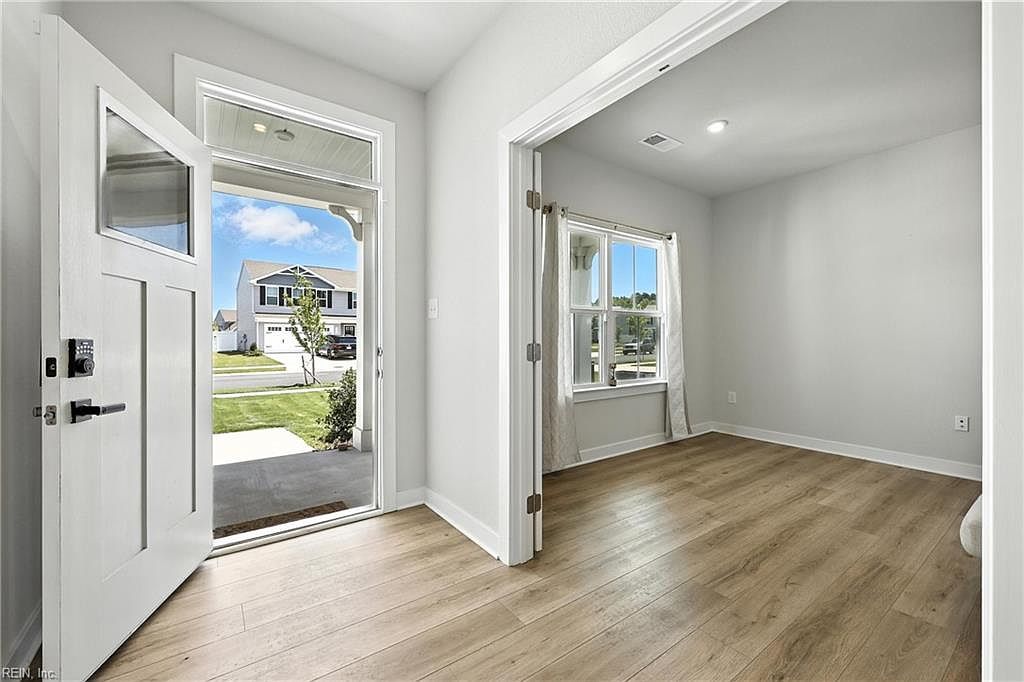 1305 London St Elizabeth City, NC 27909 - Thumbnail 3