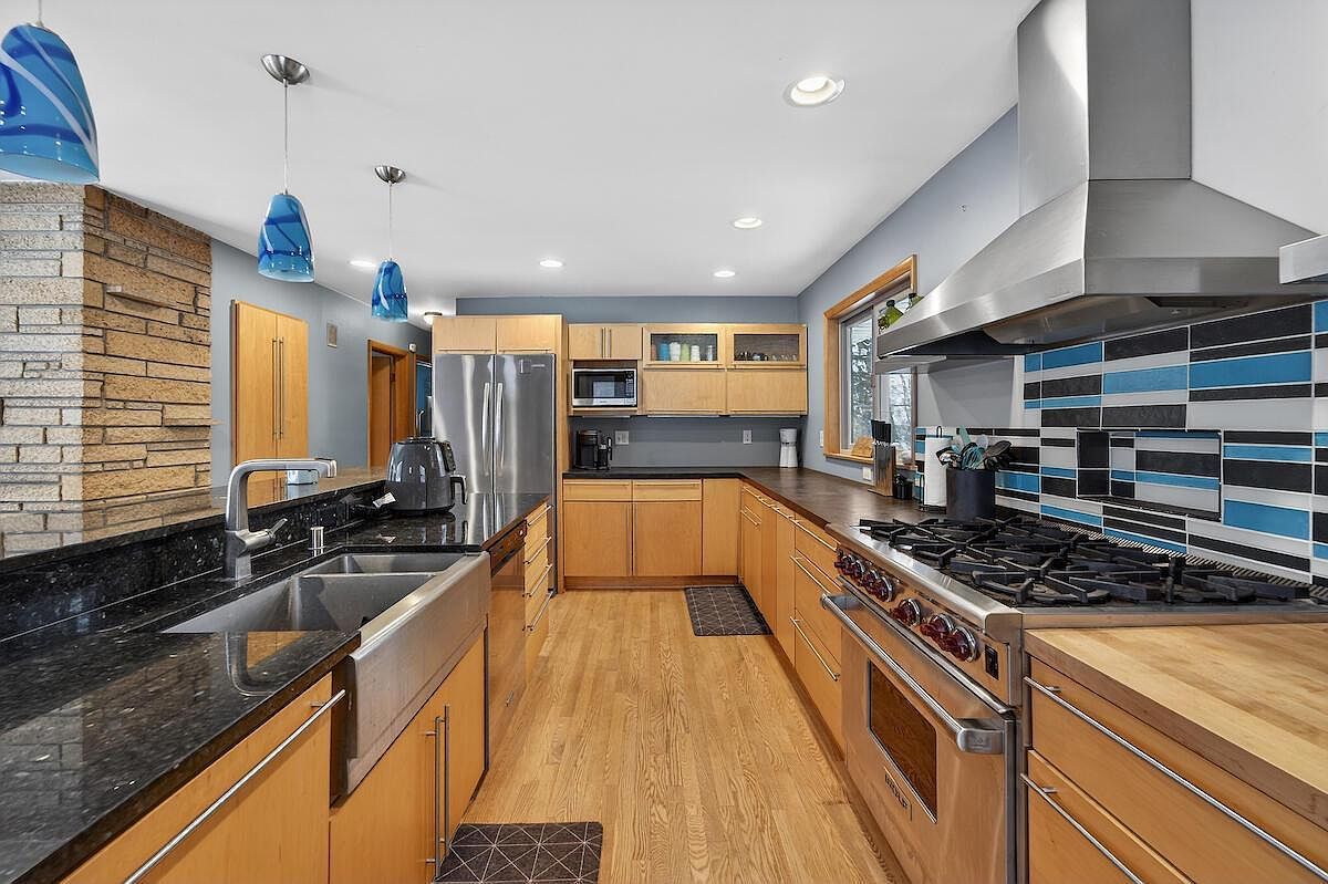 1150 Parkway Dr Brookfield, WI 53005 - Thumbnail 3