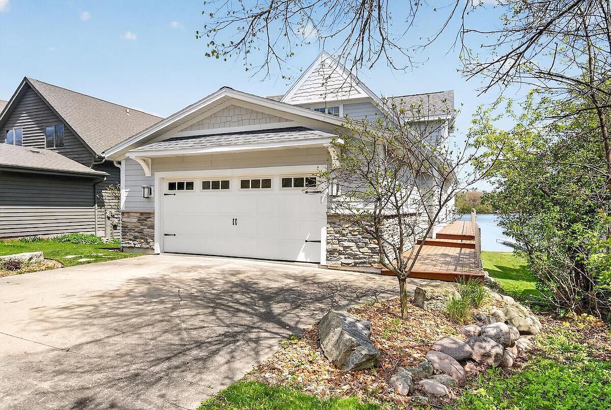 5704 W Lake Dr West Bend, WI 53095 - Thumbnail 3