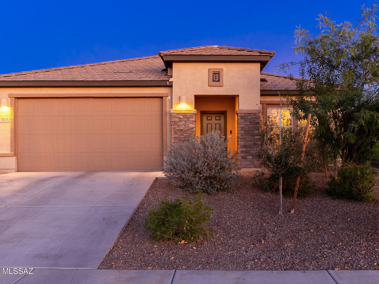 10836 W Claxton Dr Marana, AZ 85653 - Thumbnail 3