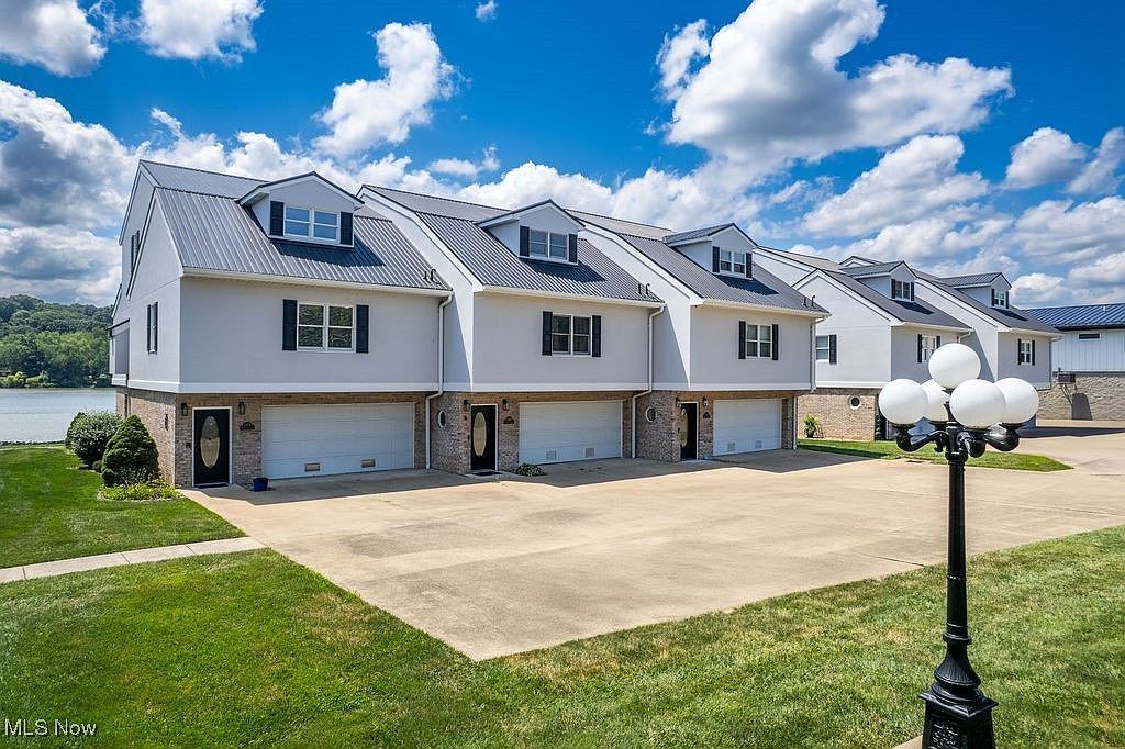 1317 Blennerhassett Ave UNIT A Belpre, OH 45714 - Thumbnail 3