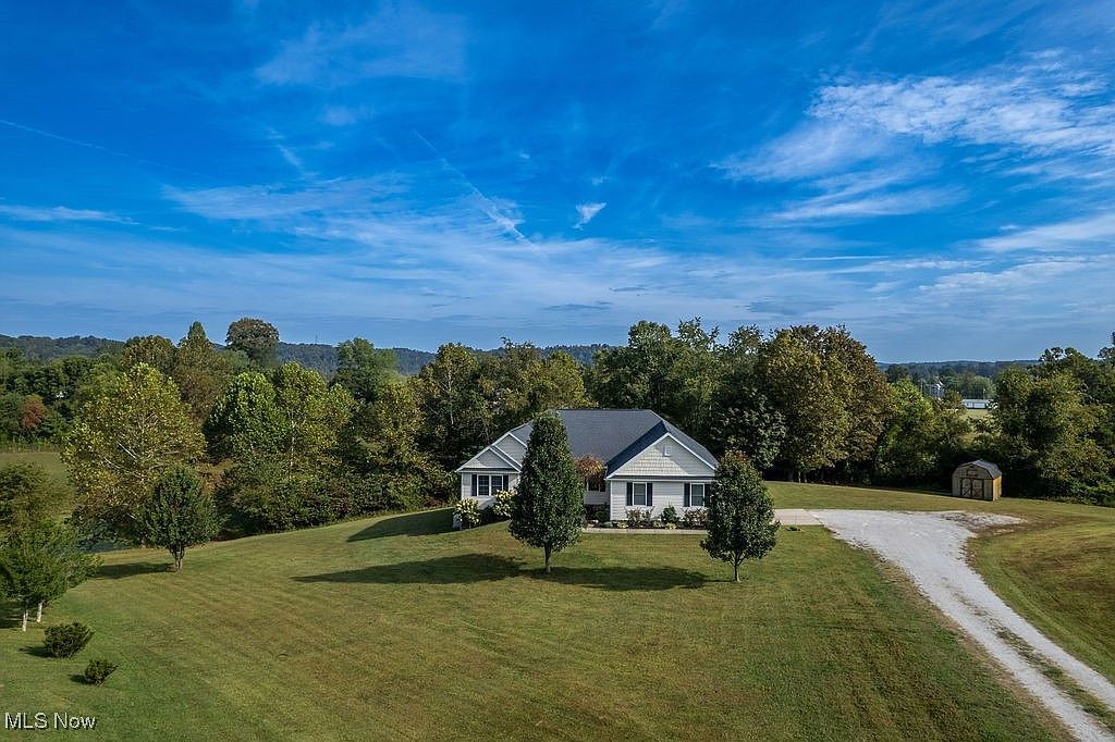 321 Amos Acres Elizabeth, WV 26143 - Thumbnail 3