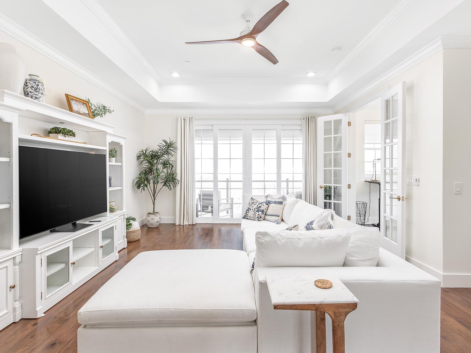 211 2nd St Saint Augustine, FL 32080 - Thumbnail 3