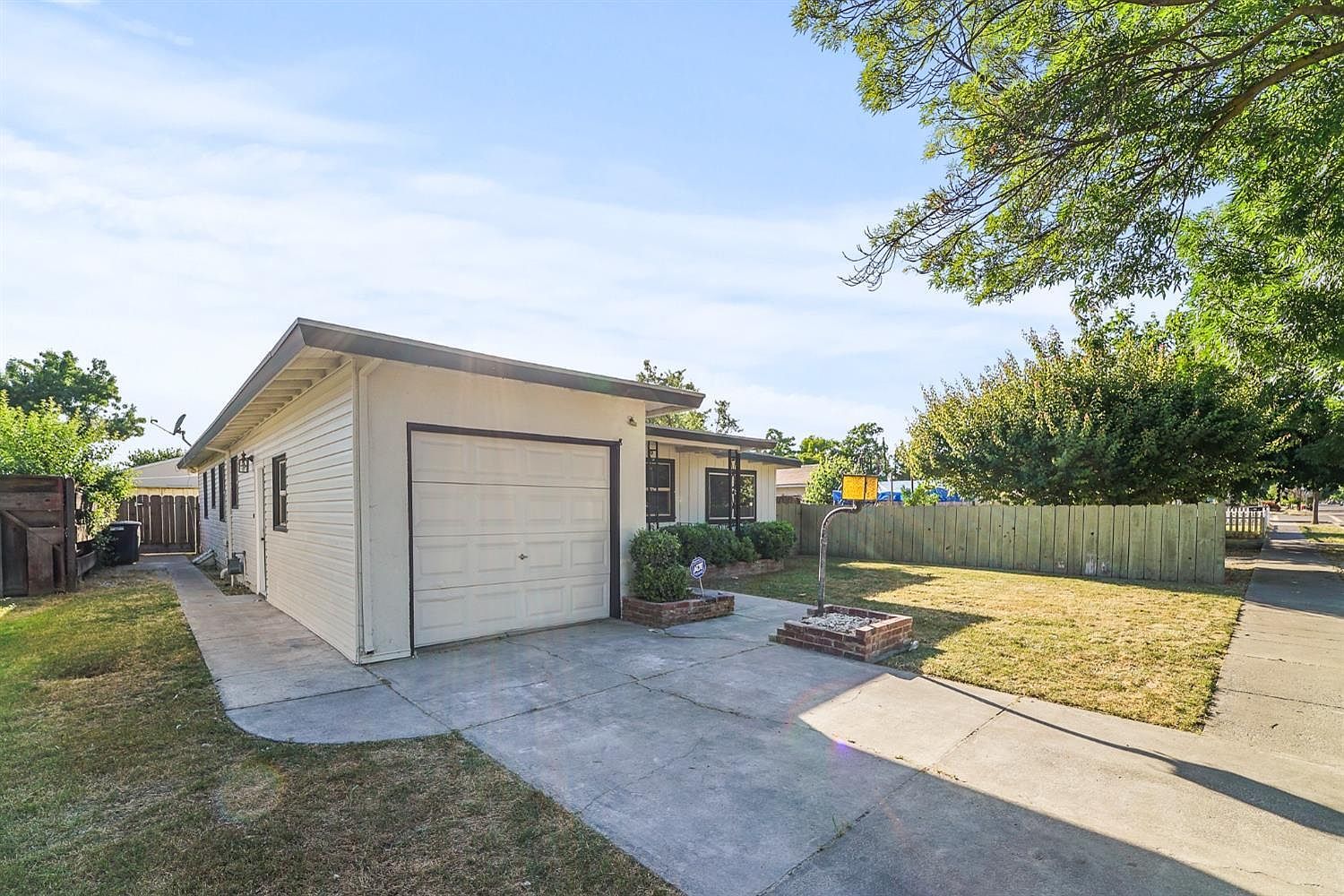 1525 S St Newman, CA 95360 - Thumbnail 3