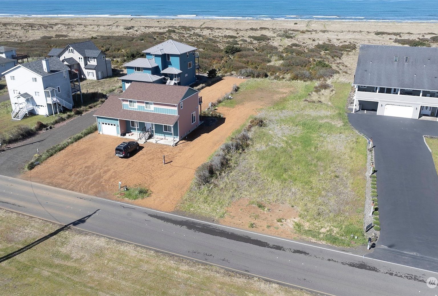 1077 Ocean Shores Blvd SW Ocean Shores, WA 98569 - Thumbnail 3