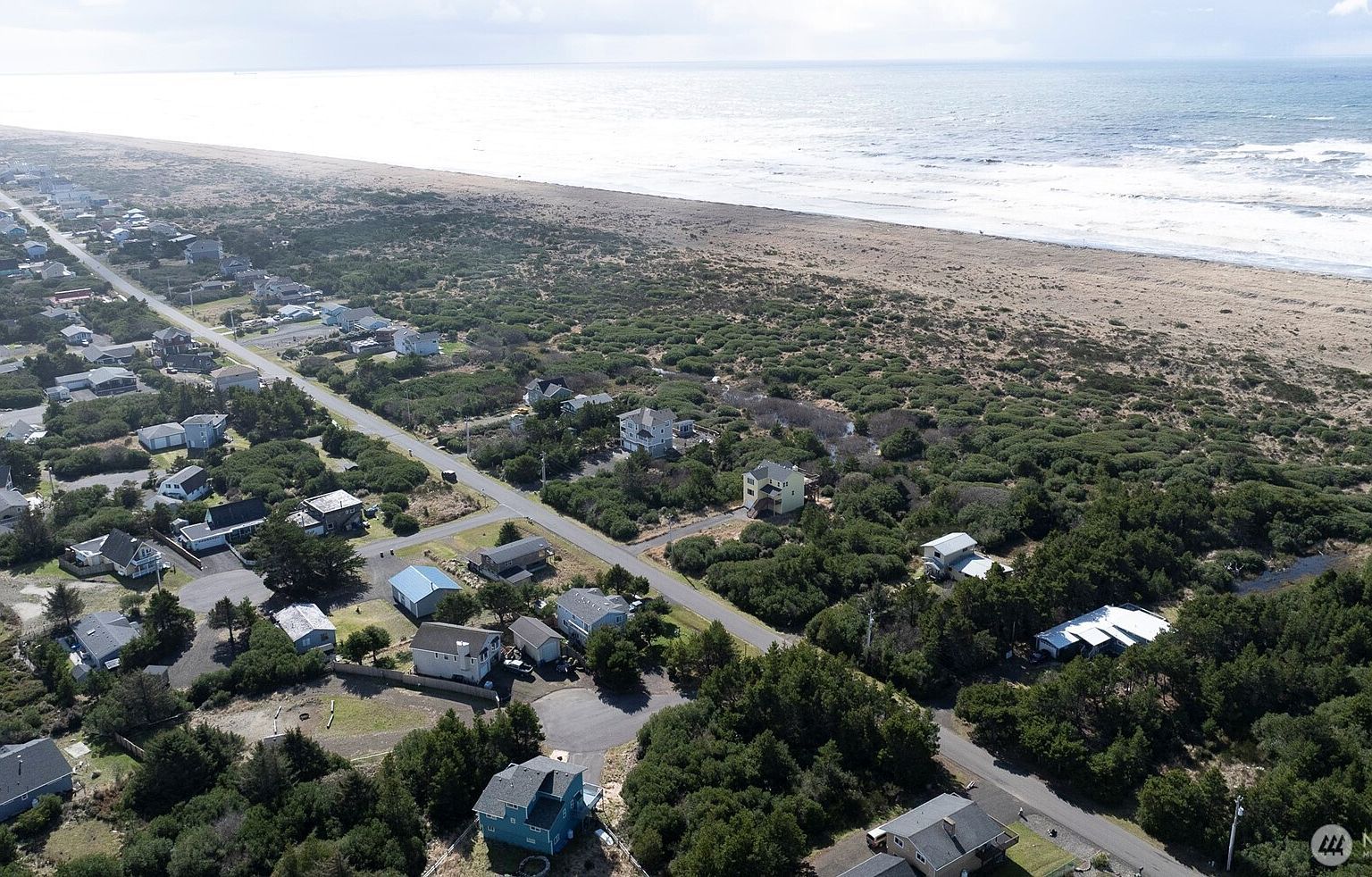 749 S Sand Dune Ave SW Ocean Shores, WA 98569 - Thumbnail 3
