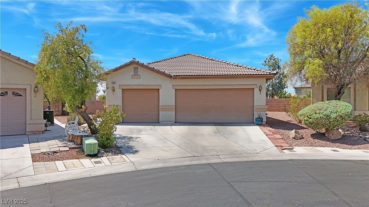 3895 Squirrel St Las Vegas, NV 89122 - Thumbnail 3